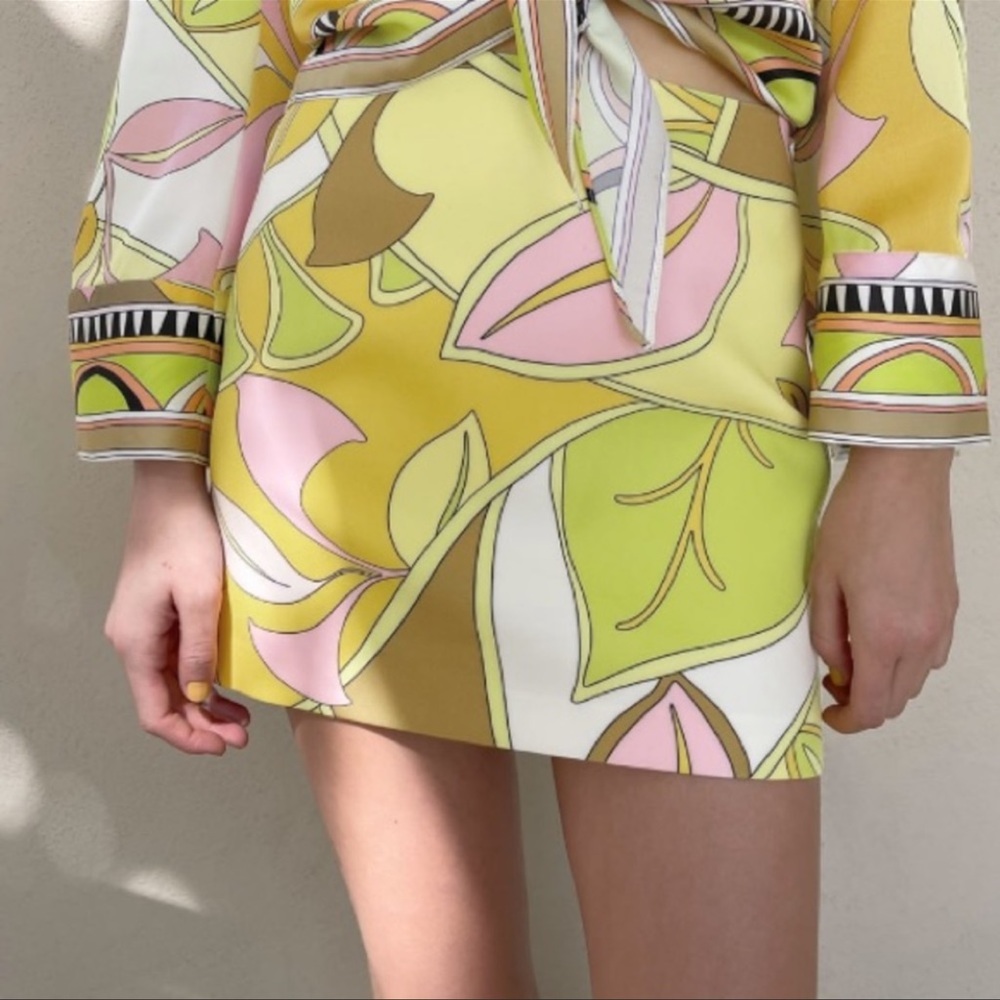 NEW! Zara Geometric Print Mini Skirt - Picture 3 of 9